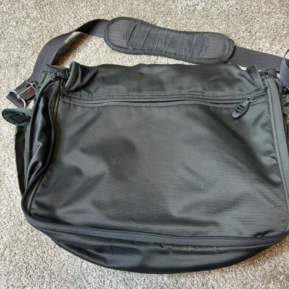 Tumi T-Tech 5508GRH Expandable Briefcase Messenger Laptop Bag - Picture 2 of 12